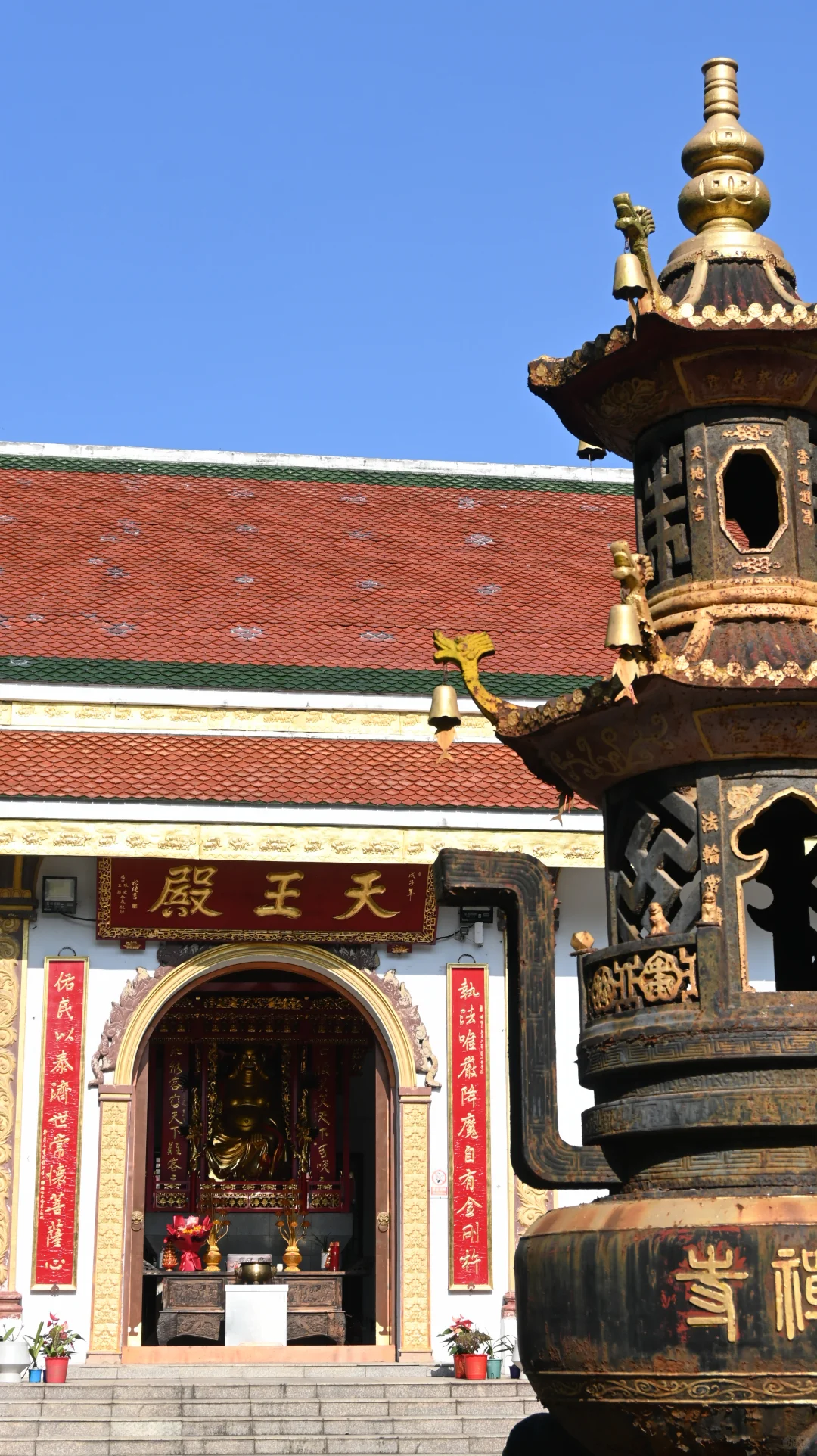 溧阳报恩禅寺天王殿与香炉实拍